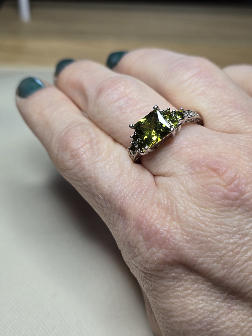 🌟3 for $18!🌟Green Square-Cut Crystal Ring in Silver Setting
